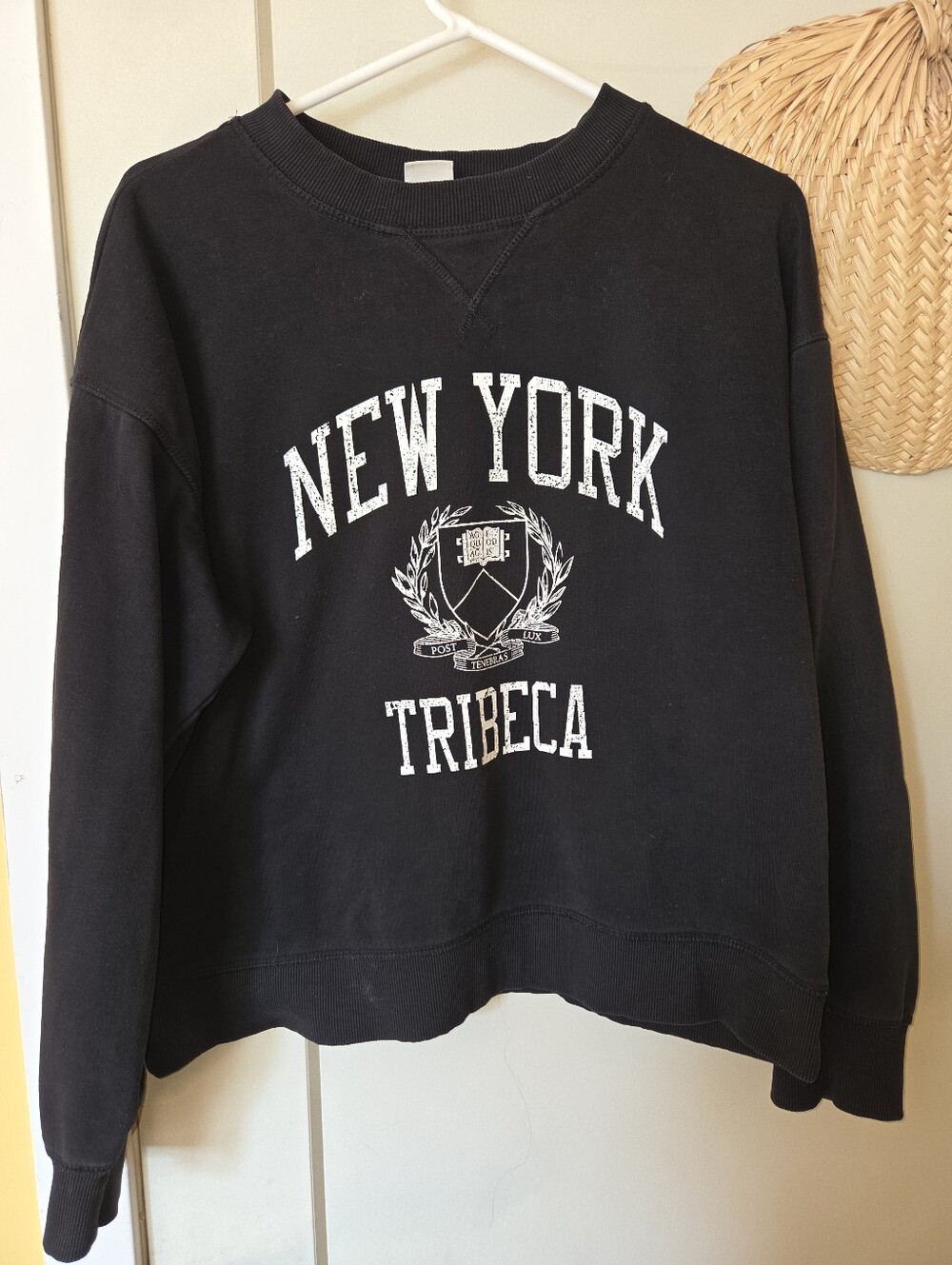 HM -New York Tribeca Black Crewneck Sweatshirt
